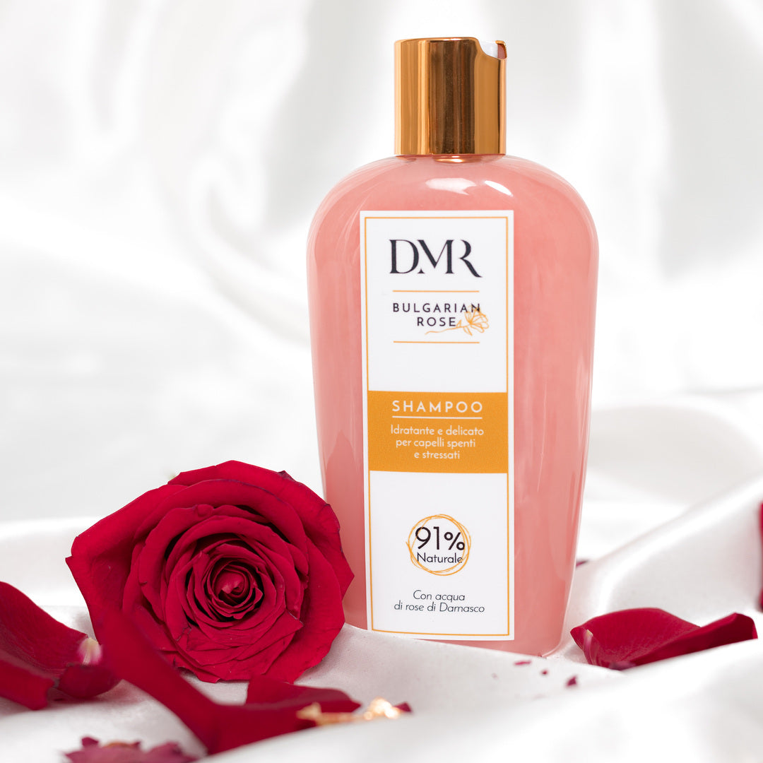 shampoo professionale e al 91% naturale con acqua di rosa damascena, cheratina e biotina. Shampoo idratante e lenitivo, deterge il cuoio capelluto senza stressarlo e senza appesantire i capelli. Ottimo prodotto da provare!